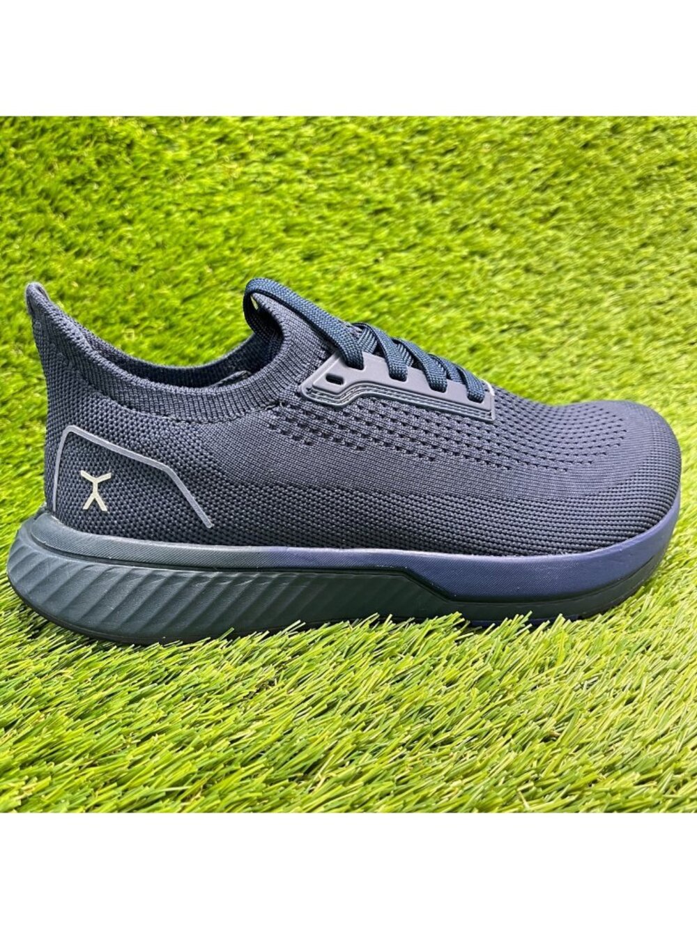 Flux Footwear Adapt Runner Blue Womens Size 7.5 Athletic Knit Shoes Sneakers